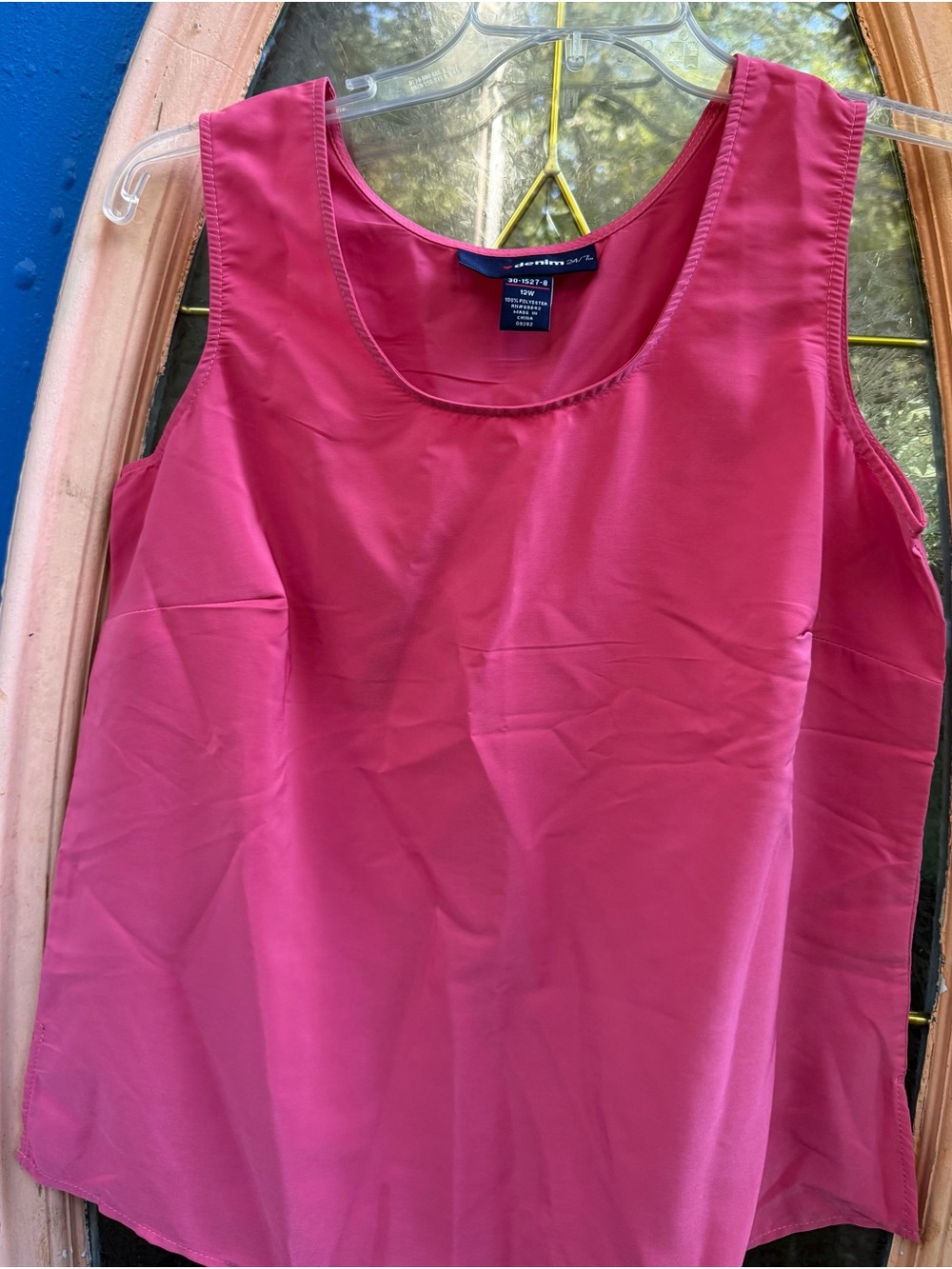 Denim 24/7 Sleeveless Scoop Neck Tank in Raspberry